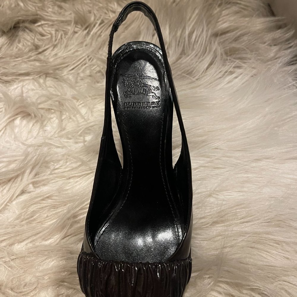 Burberry shoes - Picture 2 of 4